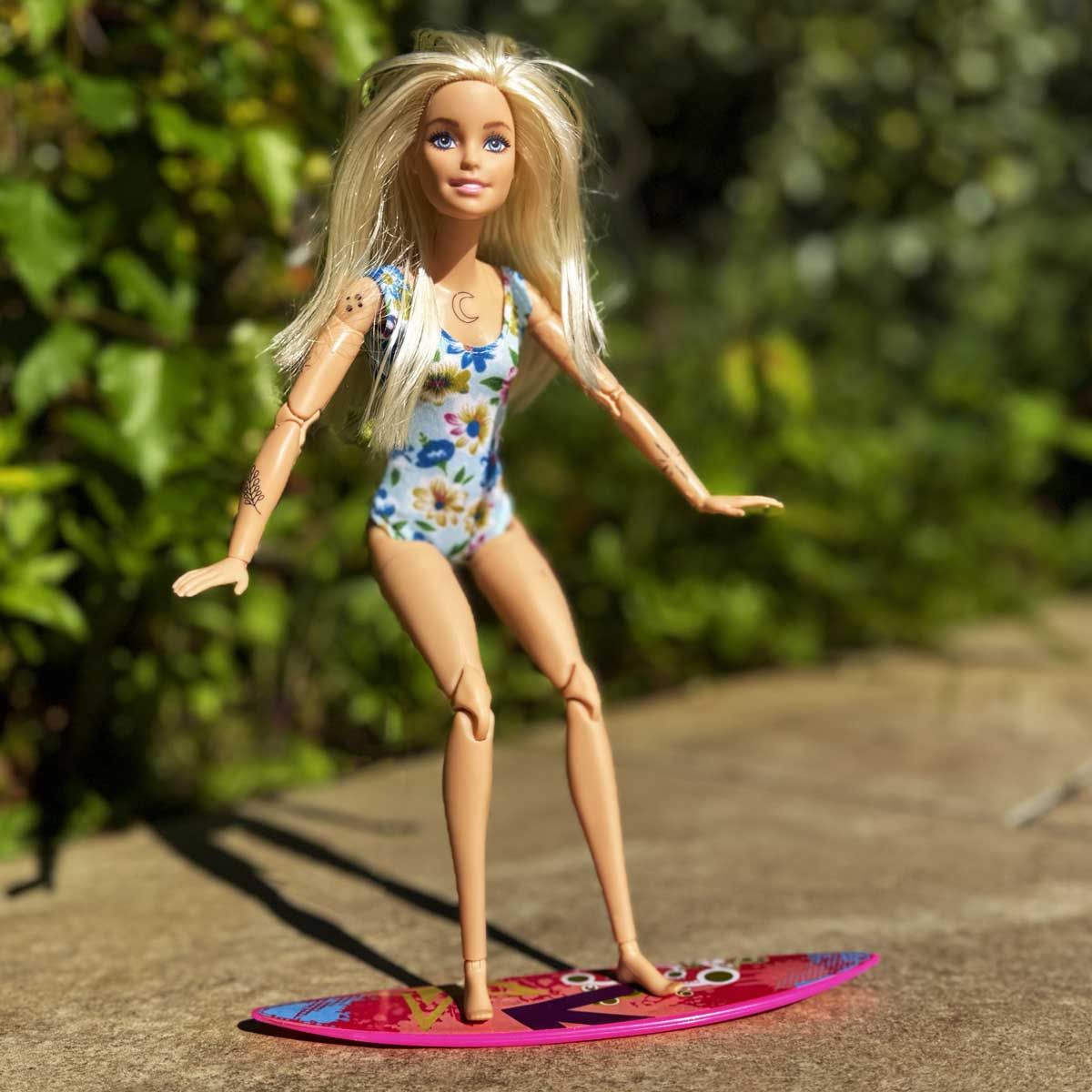 Barbie wakeboard fuchsia met gekleurde wilde print