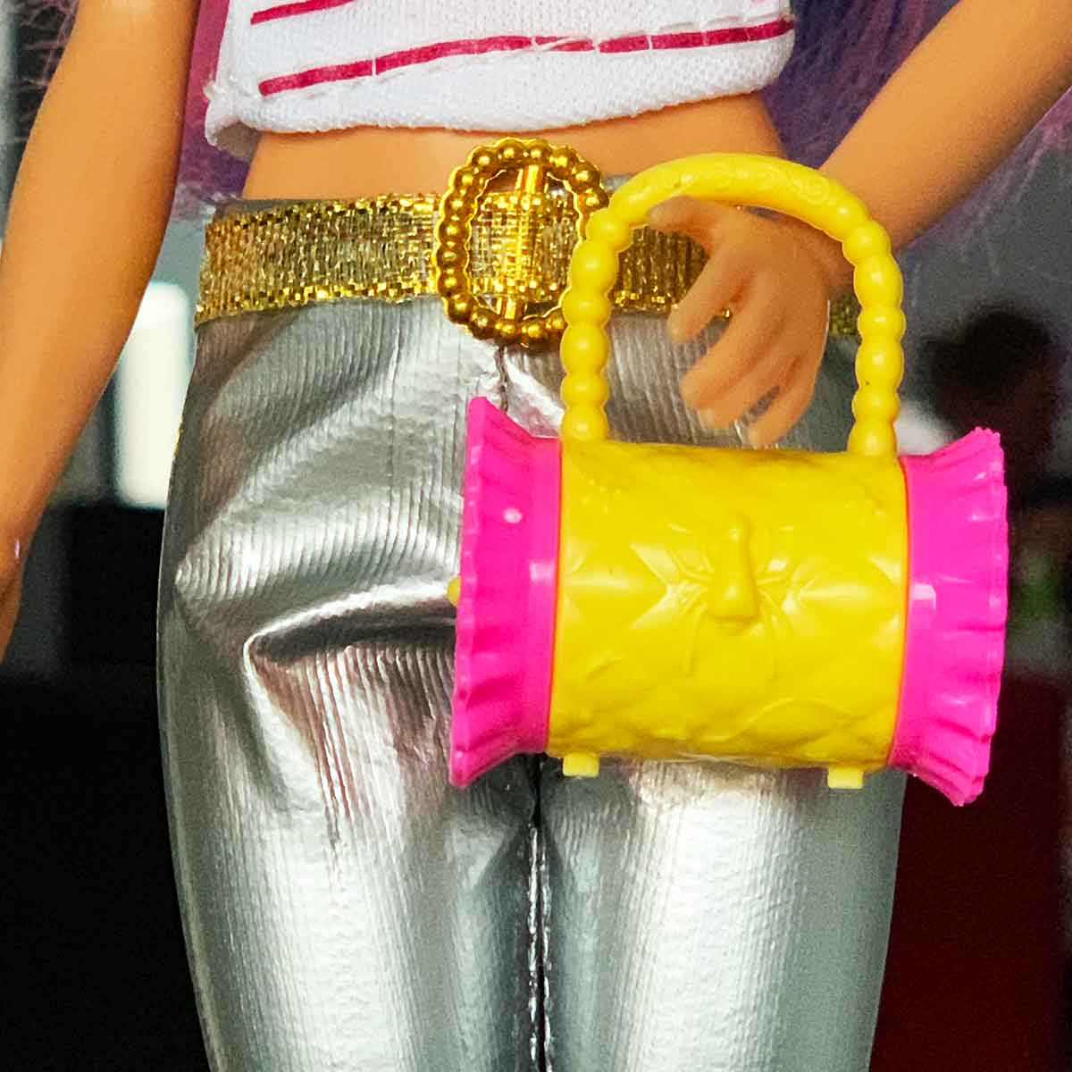 Barbie handtas geel met ruitmotief en roze kartelversiering