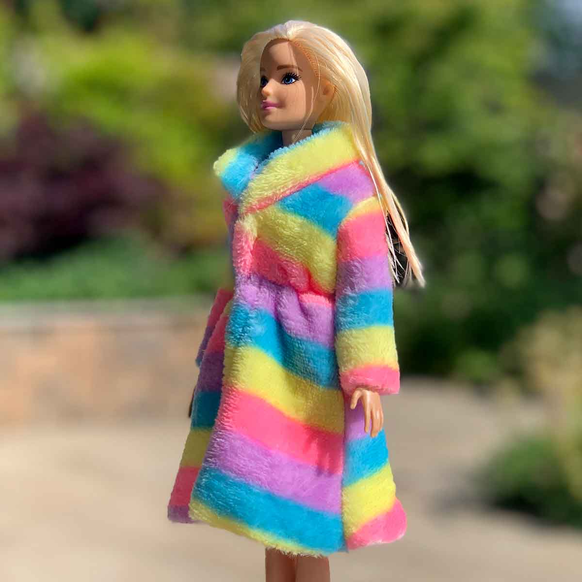 Barbie winterjas regenboog pastel met kraag