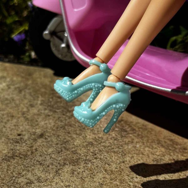 Barbie schoenen blauwe pumps met diamantjes motief
