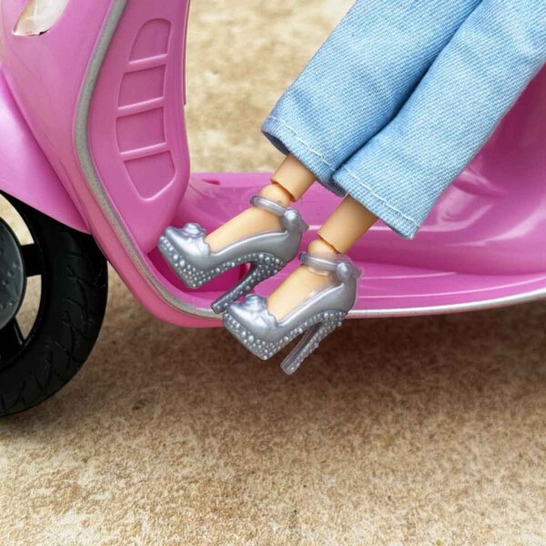 Barbie schoenen zilveren pumps met diamantjes motief