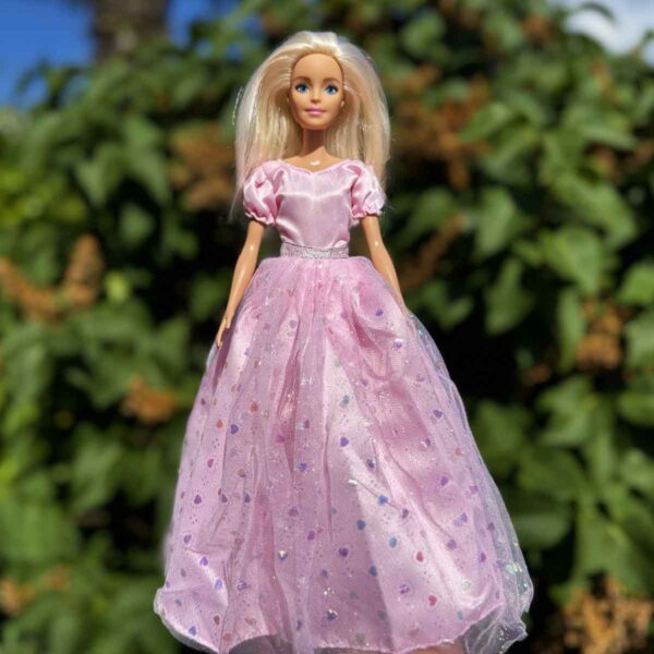 Barbie jurk roze met zilveren riem en kant met zilveren hartjes