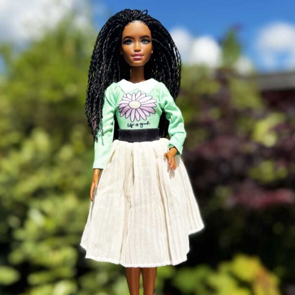 Barbie outfit 'Life is good' met creme witte rok en groene trui