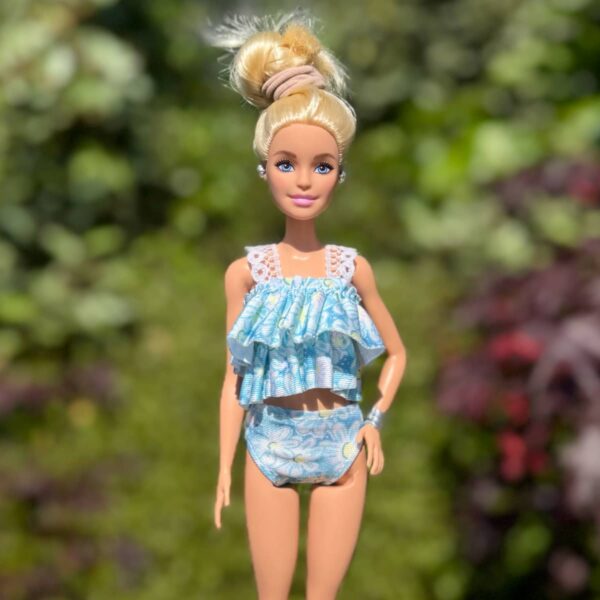 Barbie bikini lichtblauw met kanten bandjes en bloemenprint